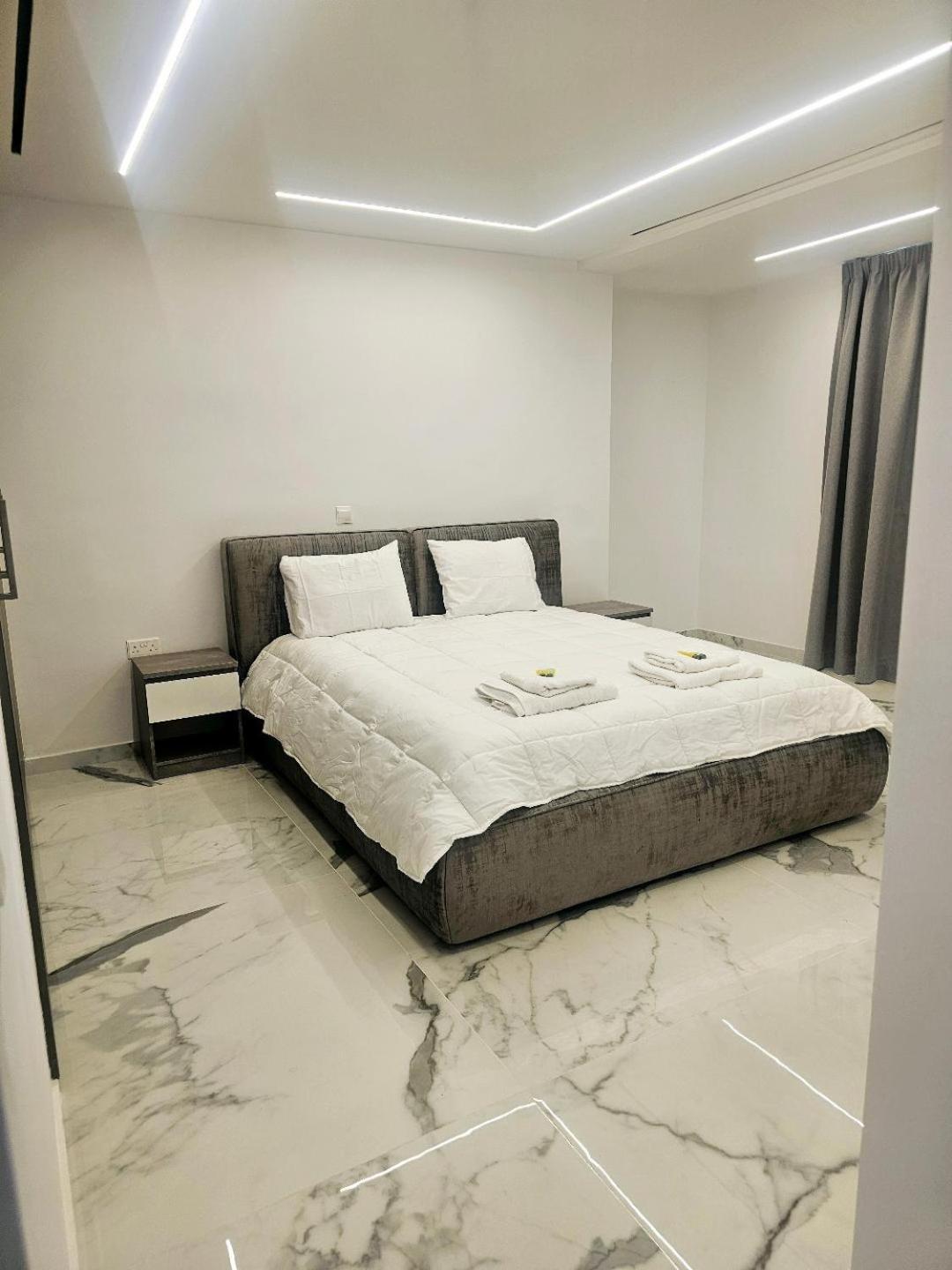 Deluxe Apartment Pafos Zewnętrze zdjęcie