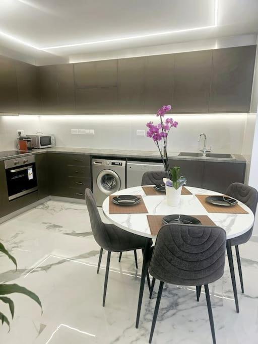 Deluxe Apartment Pafos Zewnętrze zdjęcie